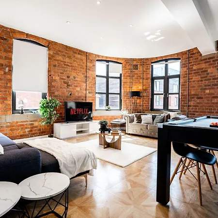 2bedapt - Exposed Brick & Pool Table * ليدز